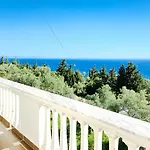 Azure Apartments With Sea View Drymades