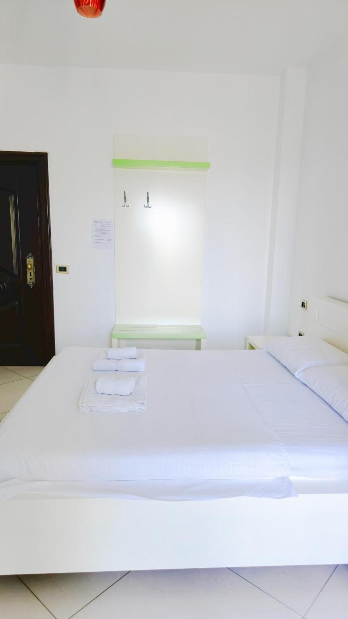 Azure With Sea View Drymades Apartment *